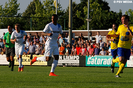 Jürgen Locadia scoorde drie keer tegen RKSV Schijndel.