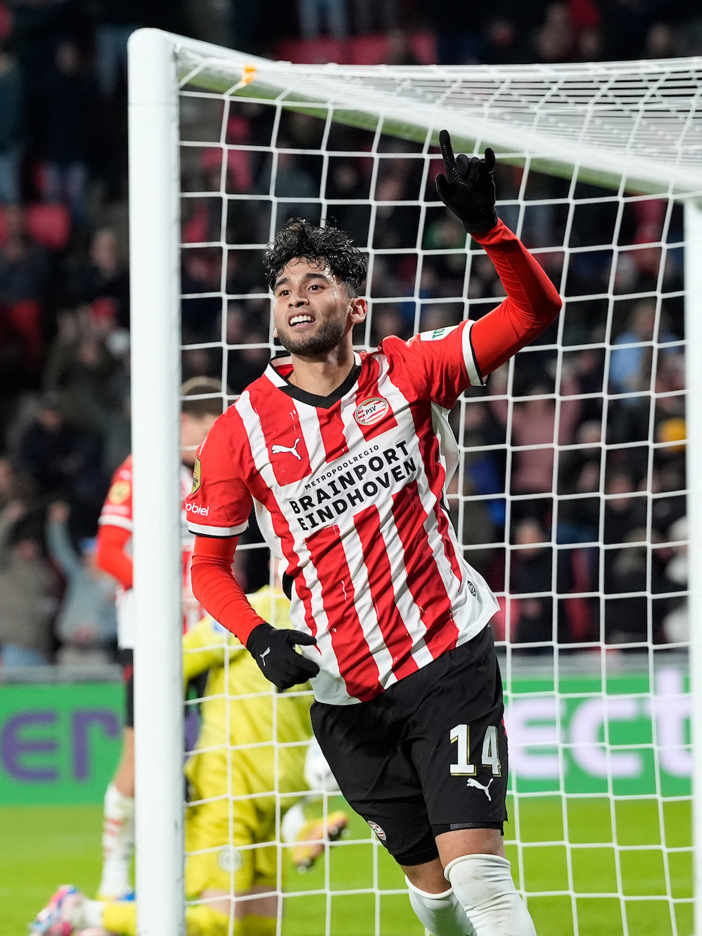 Pepi maakt de 100e goal van PSV in de Eredivisie dit kalenderjaar 