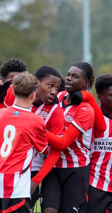 Jeugduitslagen | PSV O15 verslaat Europese grootmachten op MTU-cup, maar haalt finale niet