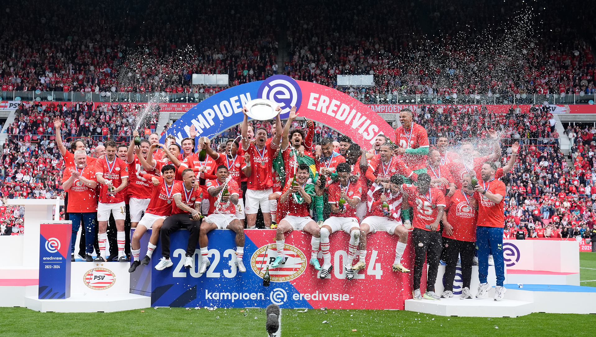 PSV - Landskampioen | De records van het kampioensjaar 2023-2024