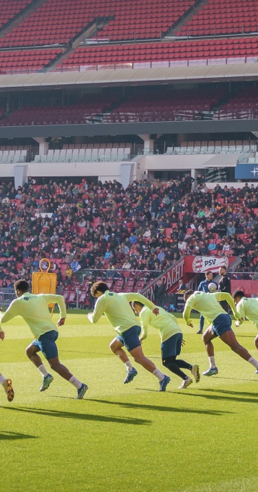 Noticias | Visita el entrenamiento abierto en el Philips Stadium