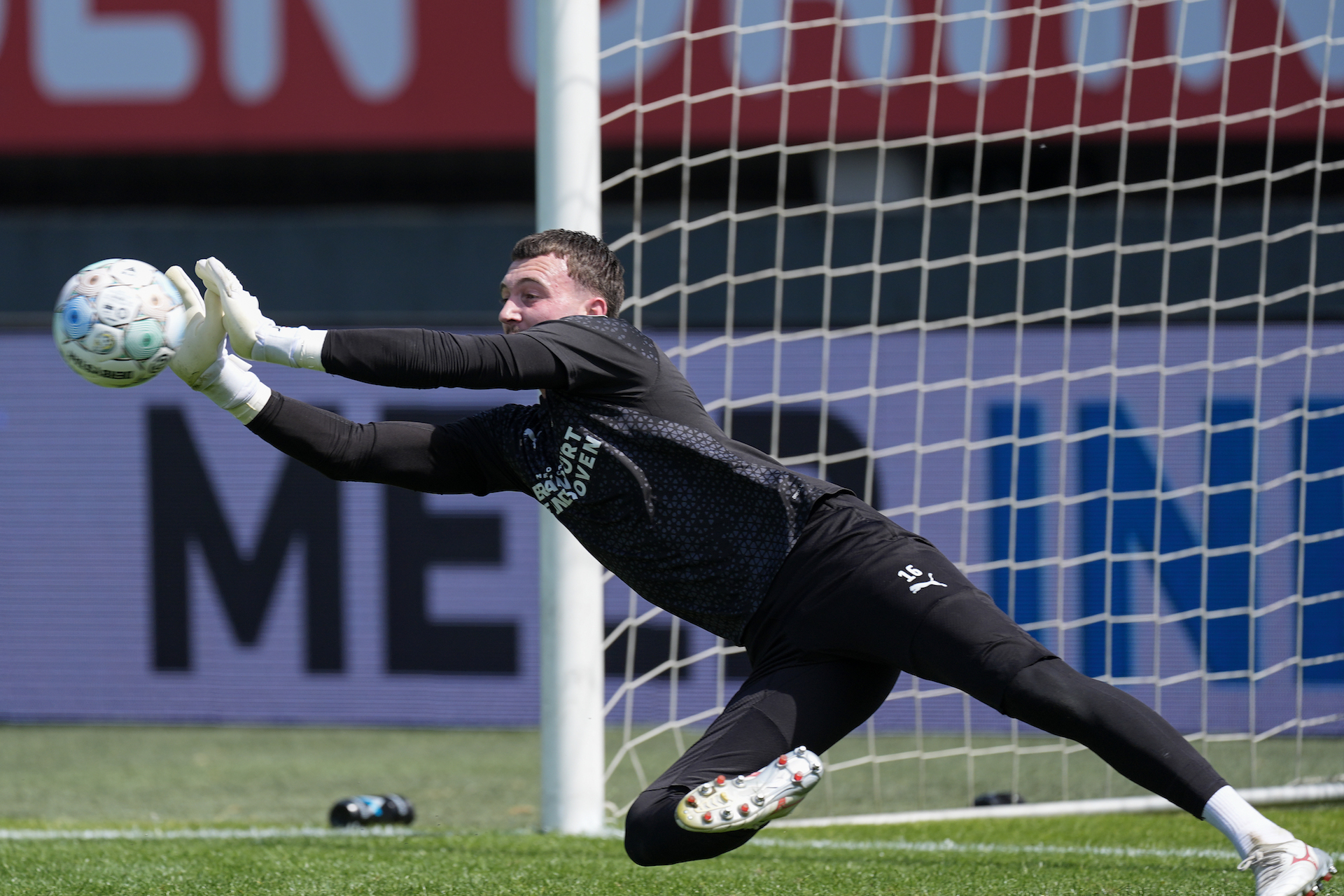 Joël Drommel juega así su primer partido de liga de 2023-2024