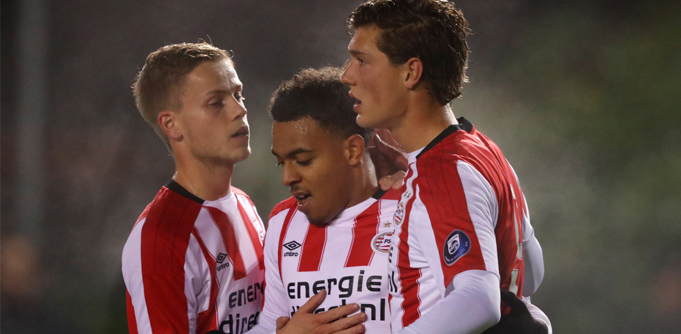 PSV - Jong PSV wint eerste duel PLIC