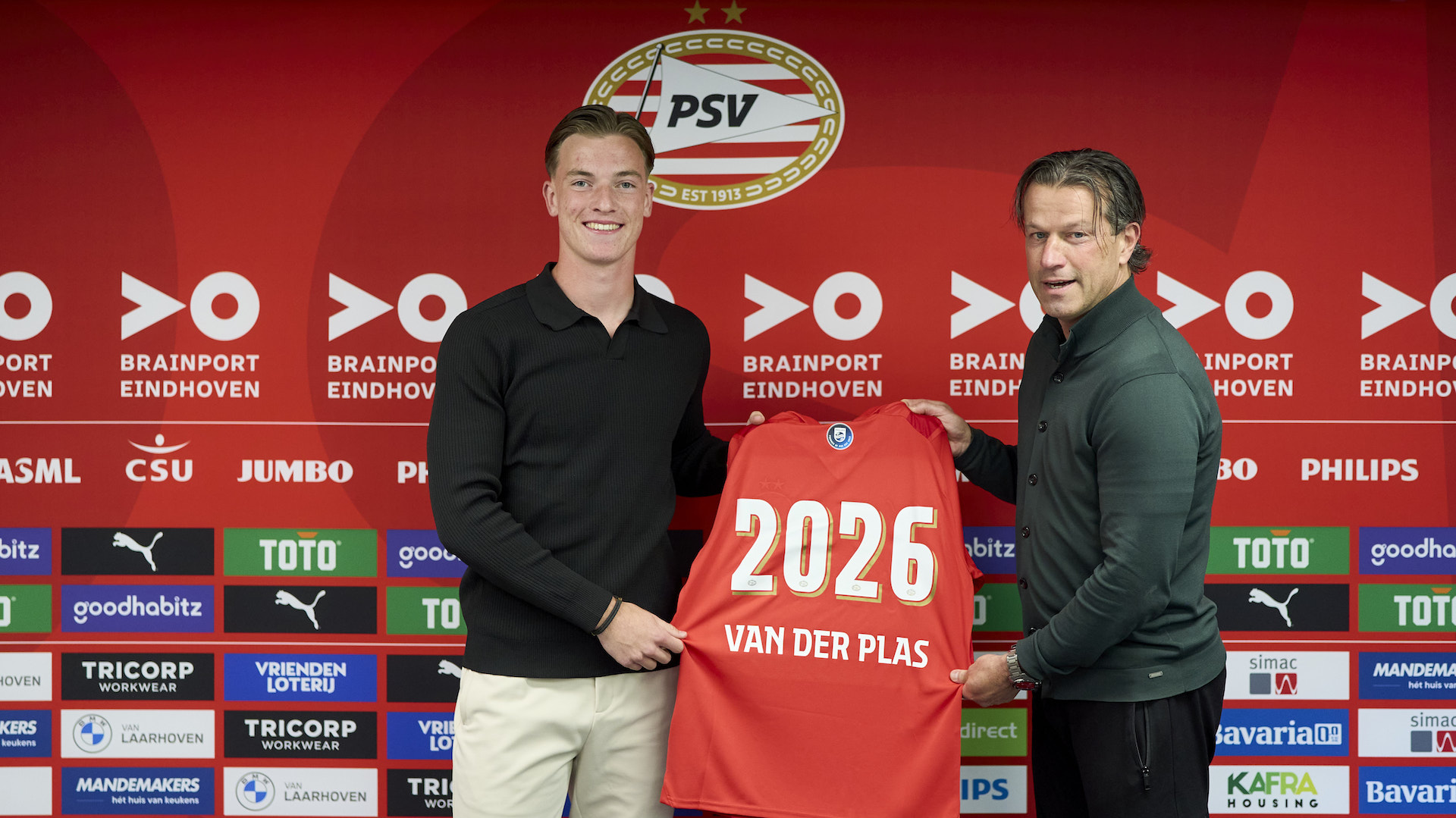 PSV - Profcontract | Sven van der Plas verlengt met twee jaar