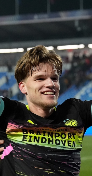 Spelersprofiel | Wie is UCL-debutant Wessel Kuhn: 'Hij gaat voor elke bal'