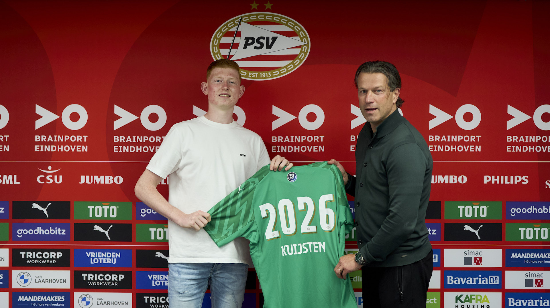 Contrato profesional | Stijn Kuijsten firma hasta mediados de 2026