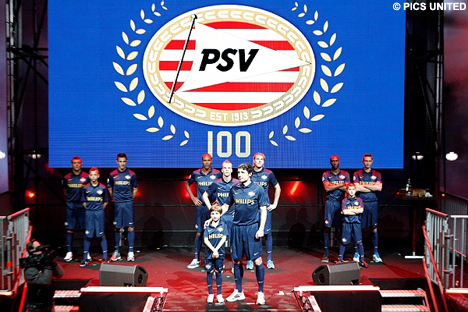 PSV - PSV introduceert nieuwe jubileumtenue